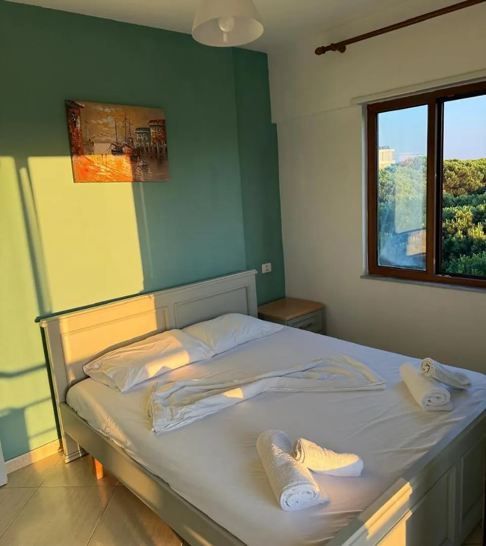 Mali I Robit Seaview Apartment Golem  Albania