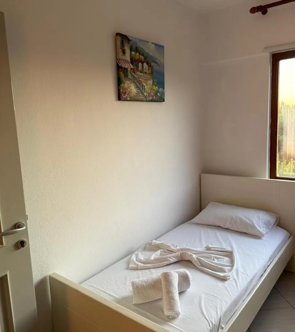 Mali I Robit Seaview Apartment Golem